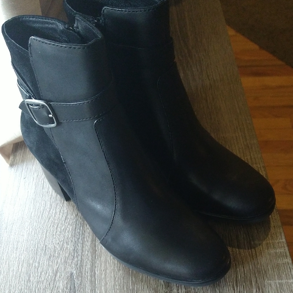 Aetrex Black Ankle Booties with Buckle